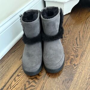 Gray/black UGG  Boots with Black Fur Trim